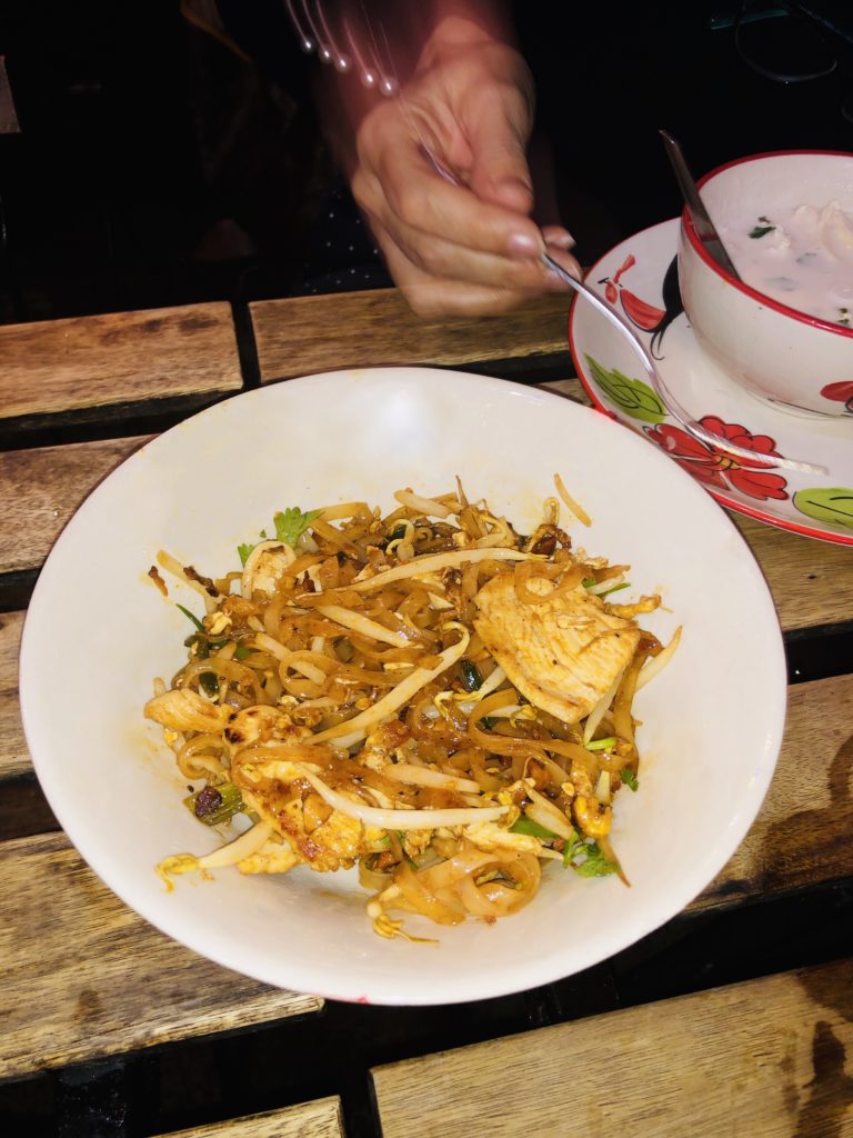 Lung Yai Chicken Pad Thai